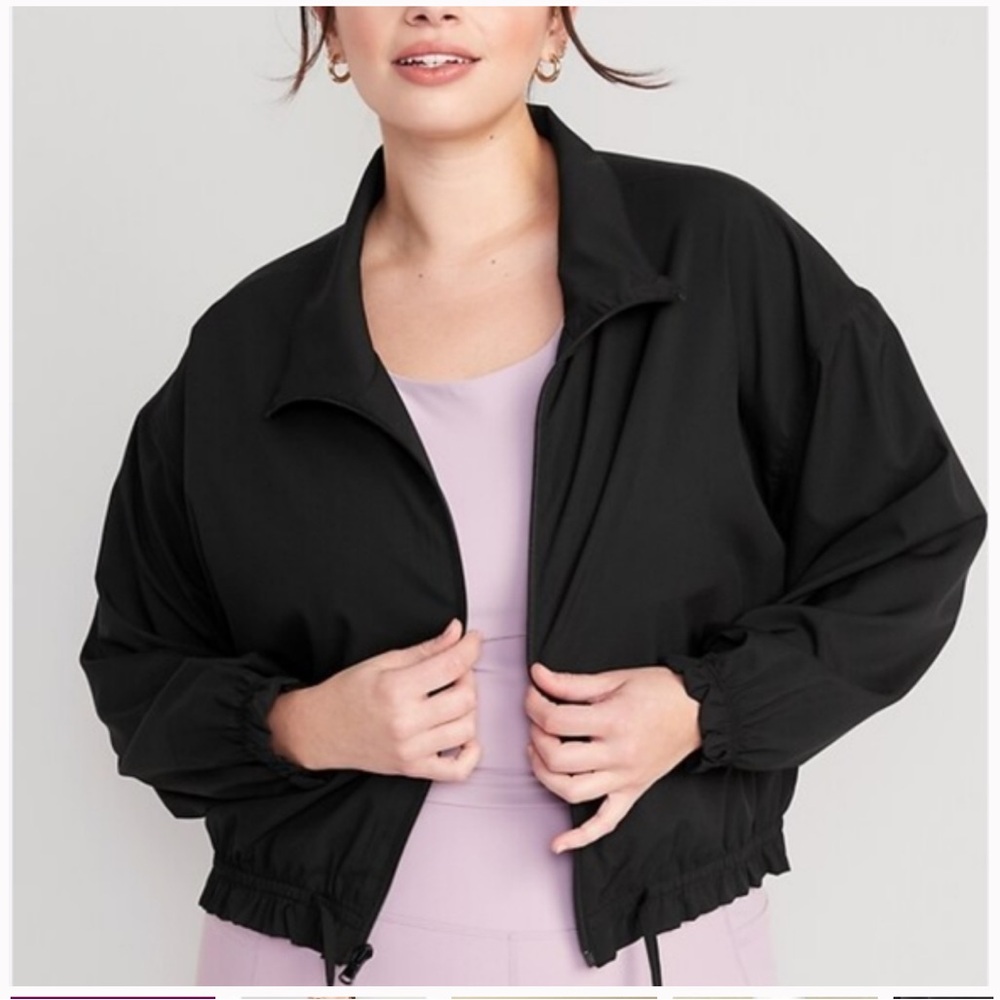 Old Navy Active StretchTech Cropped Jacket in Black - XS Petite